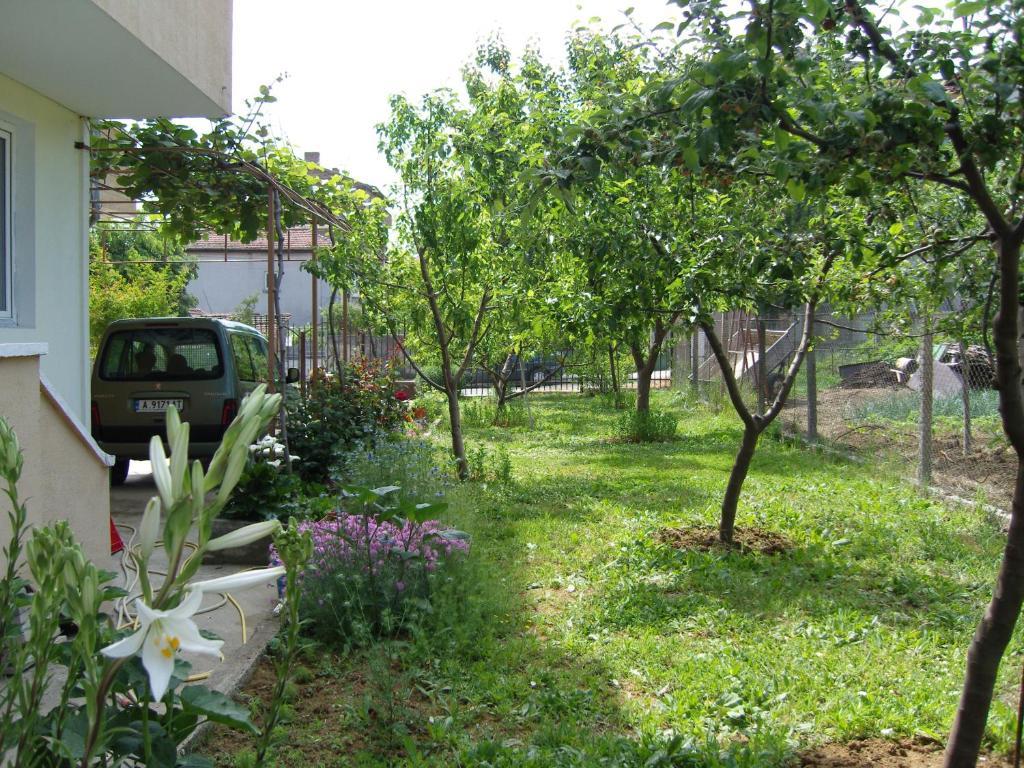 Kirovi House - Guest Rooms Царево Екстер'єр фото
